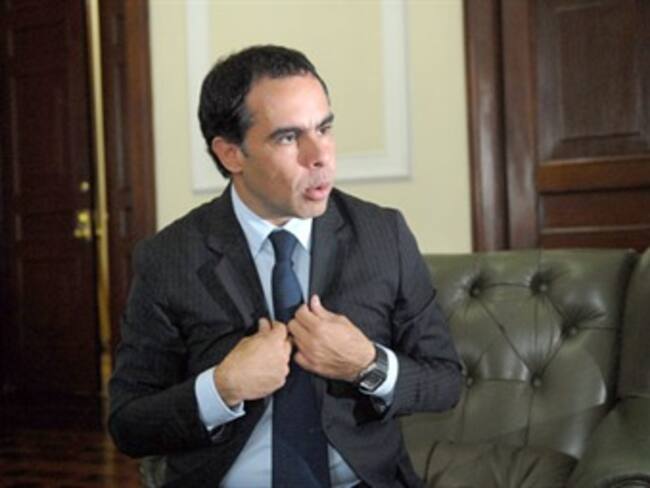 Benedetti propone a Uribe como presidente de La U y califica de tonta consulta interpartidista