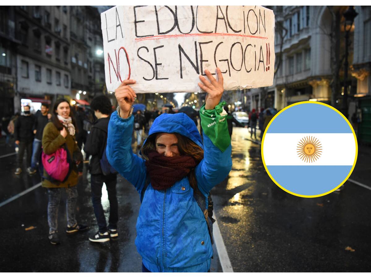 Las universidades públicas de Argentina iniciaron huelga de 48 horas por un ajuste salarial