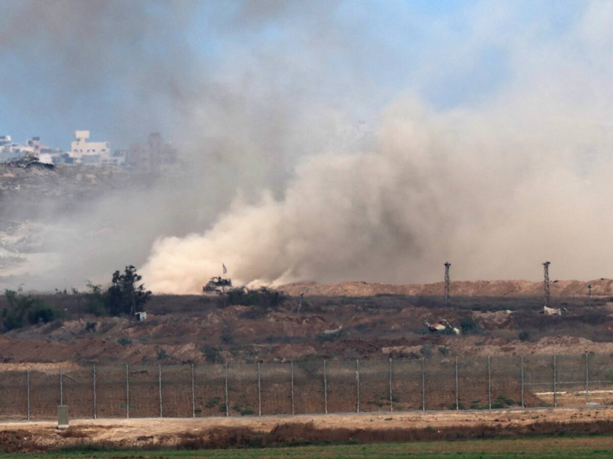 Al menos dos muertos y 35 heridos en ataques aéreos de Israel contra la capital del Yemen