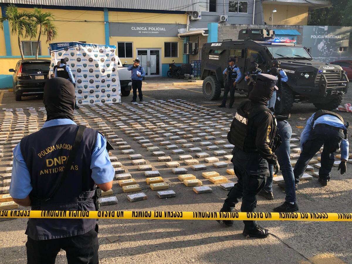 Autoridades incautaron 462 kilos de cocaína ocultos dentro de un camión en Honduras