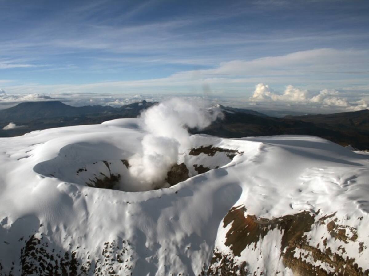 Volcán Nevado del Ruiz aumenta su actividad sísmica