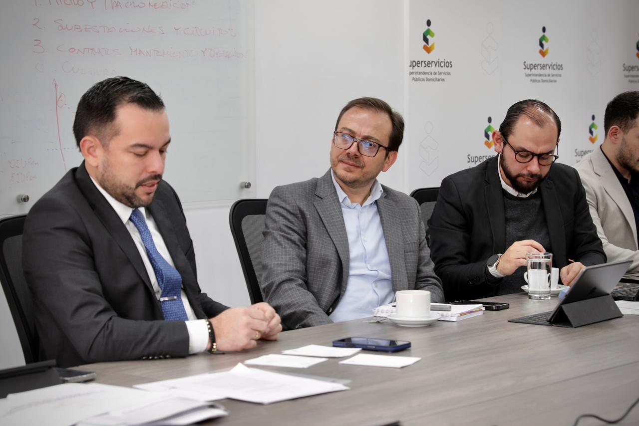 REUNIÓN MINENERGÍA Y SUPERSERVICIOS POR AIR - E