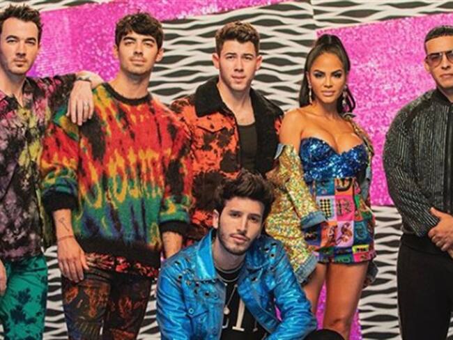 El video, lleno de color y baile es dirigido por Daniel Duran. . Foto: Instagram Sebastian Yatra