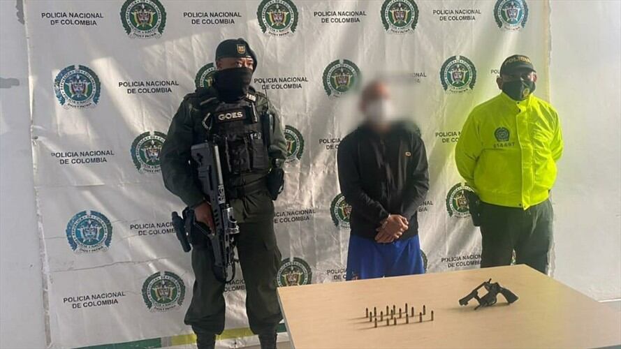 Miembros de la sijín de la Policía de Cali allanaron una finca ubicada en zona rural del municipio de Bolívar, Valle del Cauca, donde se escondía de las autoridades. Foto: Fiscalía General de la Nación