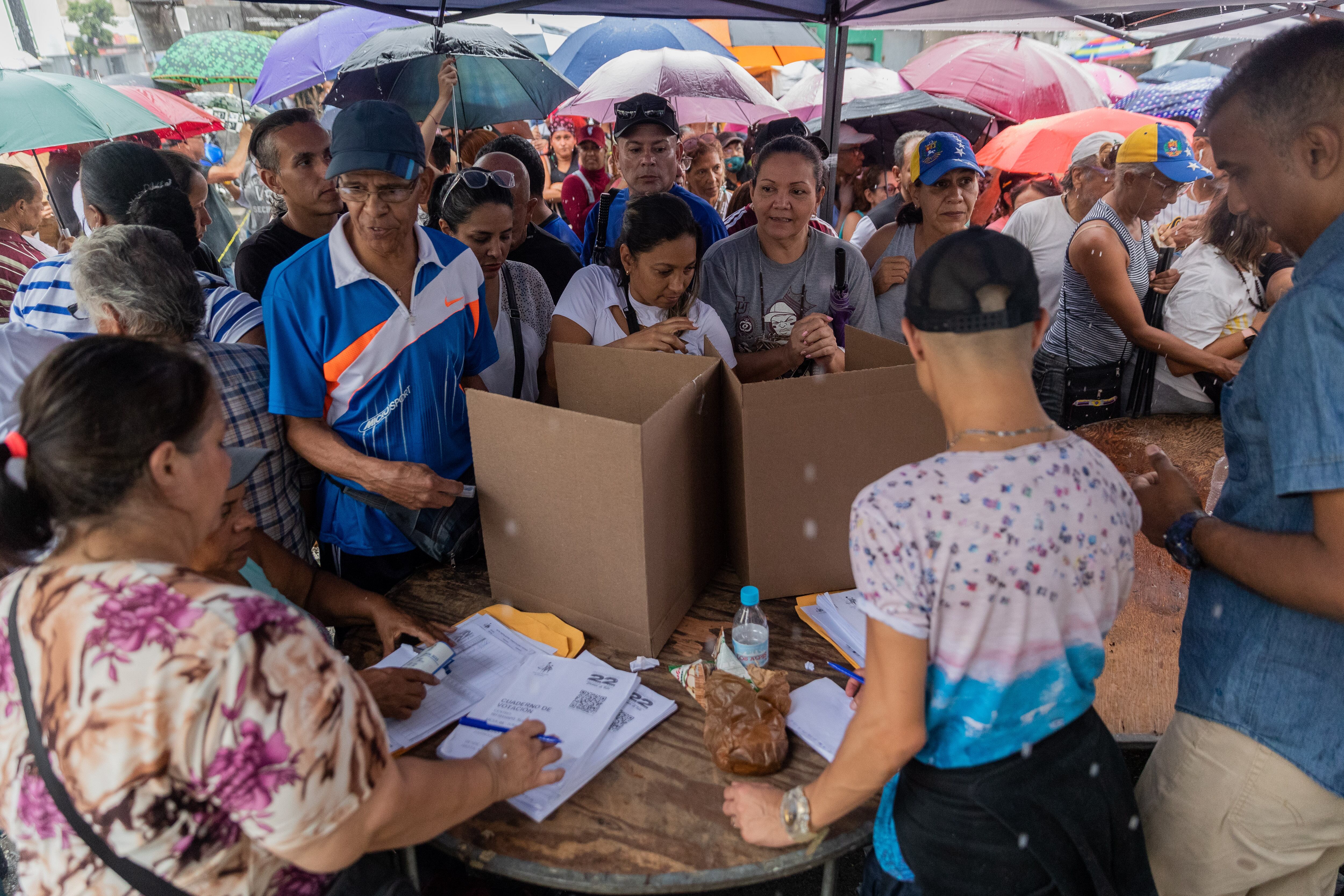 Votaciones de Primarias de la oposición en Venezuela. Foto: EFE/ Rayner Peña R.
