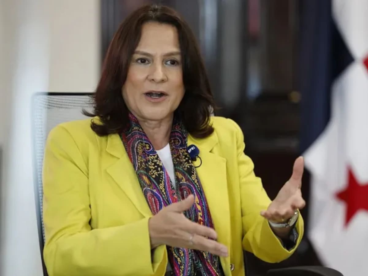La ingeniera marina Ilya Espino asume como la primera mujer al frente del Canal de Panamá