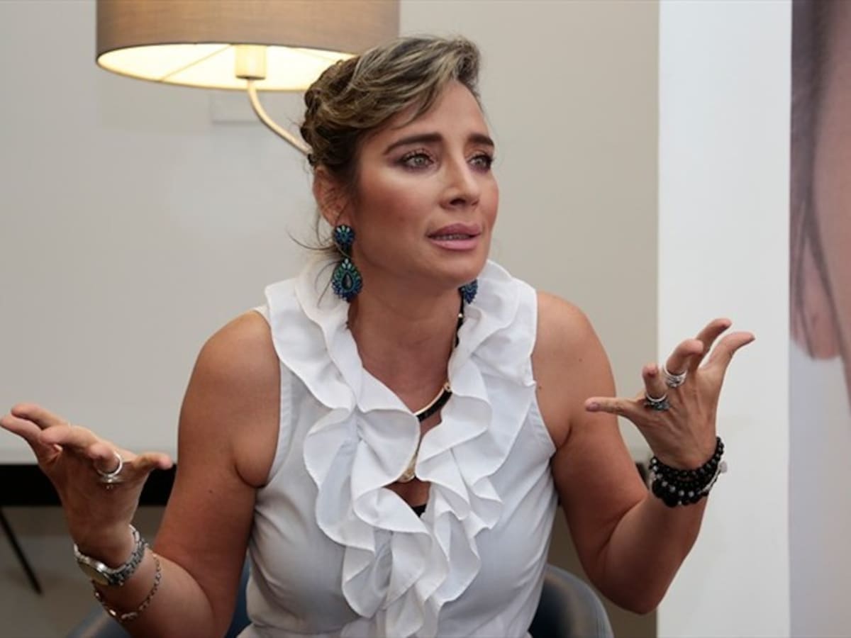 “Que le den la guitarra y se vaya”: Luly Bossa se despacha contra Duque