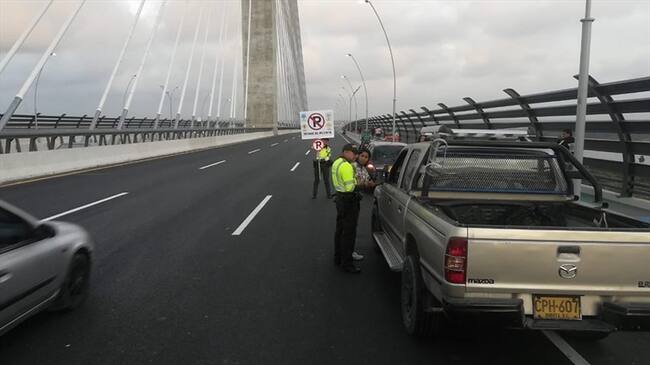 Estrategia para hacerle frente a los robos presentados en el Puente Pumarejo. Foto: Colprensa