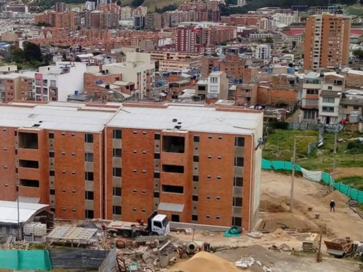 Enojadas víctimas de controvertidos proyectos de vivienda en Tunja con Minvivienda