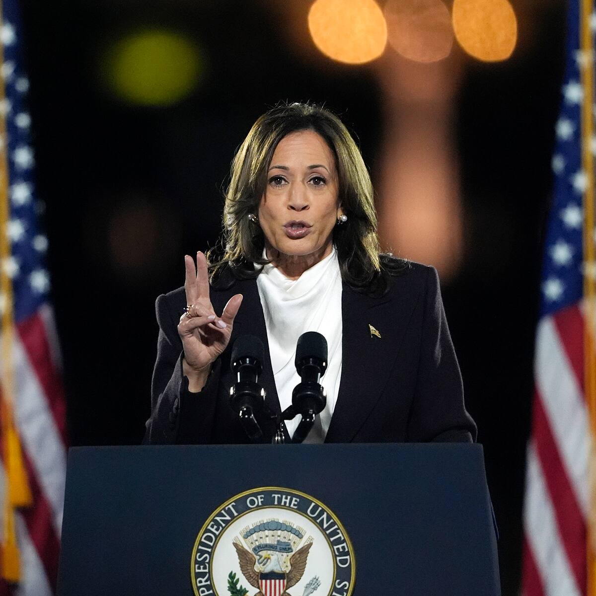 ¿Cuáles son las probabilidades de que Harris gane en Florida, Texas o California?