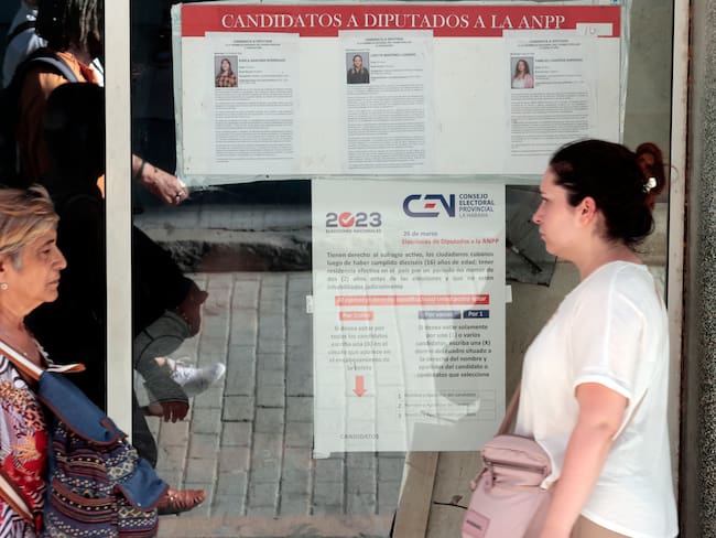 Comienza en Cuba la jornada electoral de sus comicios parlamentarios. Foto: EFE.