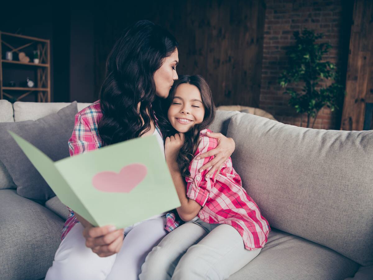 “Gracias por todo, mamá”: los mejores poemas para el Día de la Madre