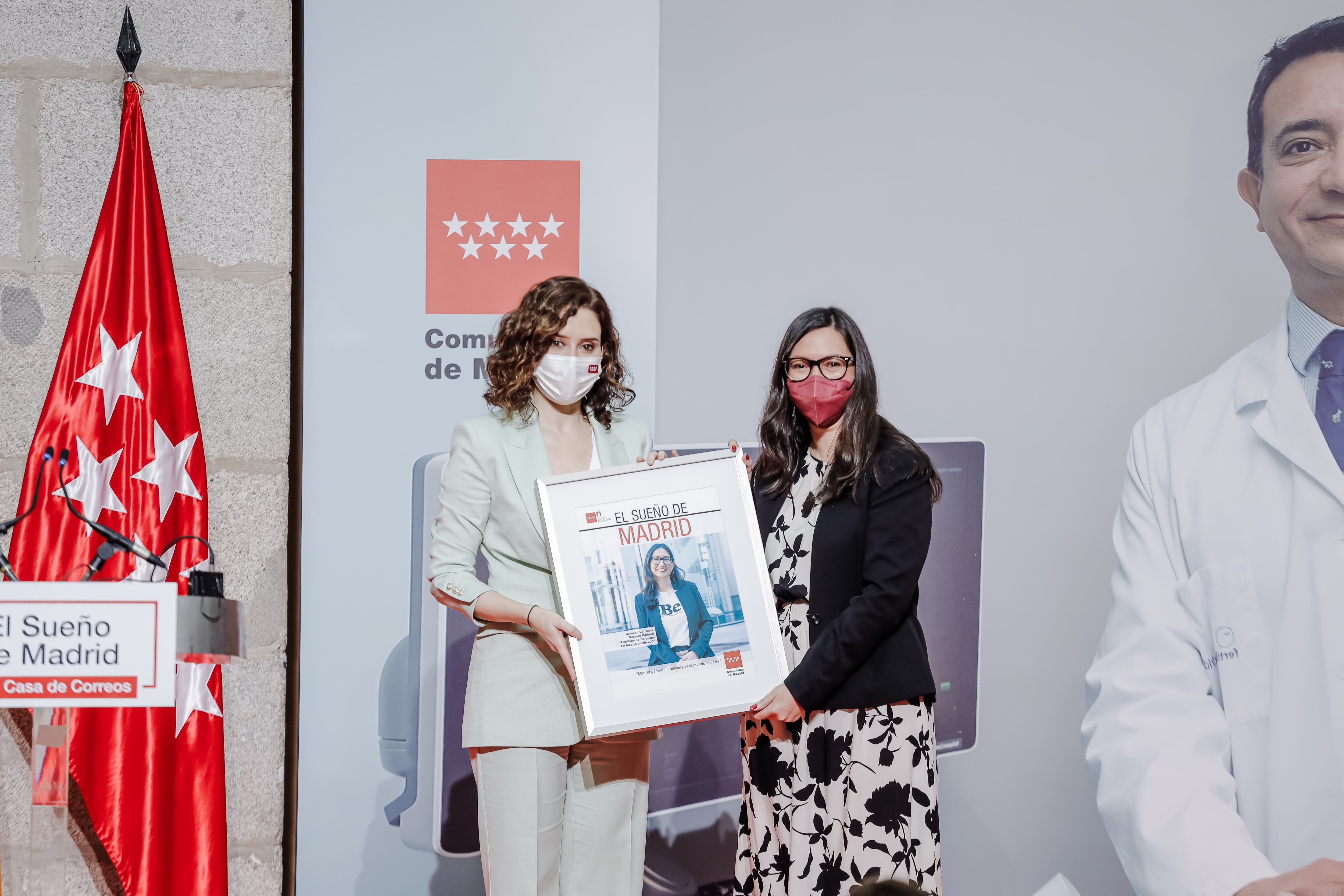 MADRID, SPAIN - MARCH 31: The president of the Community of Madrid, Isabel Diaz Ayuso, and the coordinator of the Queen Sofia Museum Foundation, Carolina Gonzalez (right), pose as they receive the 'El sueño de Madrid' award for their talent, at the presentation of the 'El sueño de Madrid' campaign, at the Real Casa de Correos, on 31 March, 2022 in Madrid, Spain. This project is organized by the Spanish Office, created last June, within the structure of the Ministry of Culture, Tourism and Sport, with the aim of defending, promoting and enhancing the language and historical legacy. (Photo By Carlos Lujan/Europa Press via Getty Images)