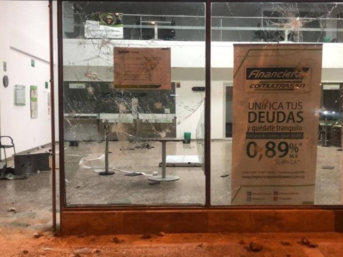 Durante manifestaciones fueron vandalizadas entidades financieras en Tunja