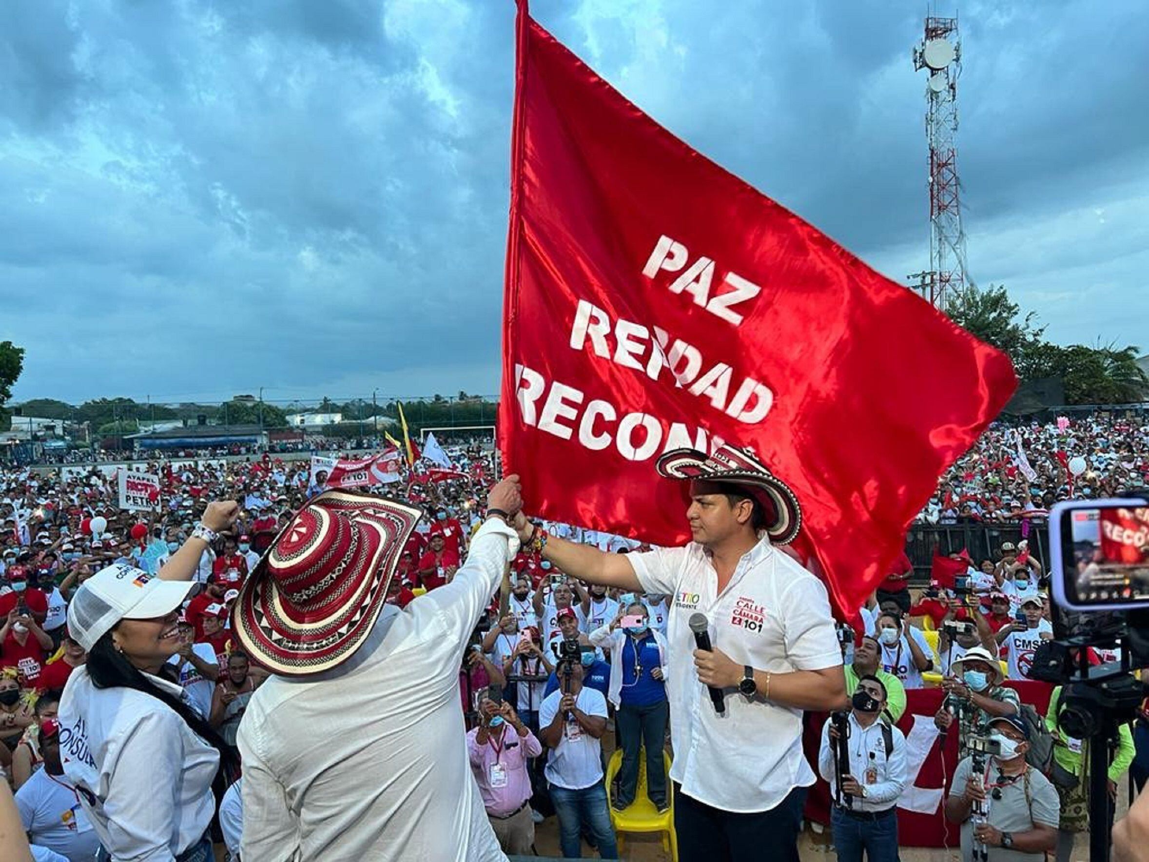 Liberales respaldan al precandidato Gustavo Petro en Montelíbano. Foto: Tomada de Twitter @gustavopetro