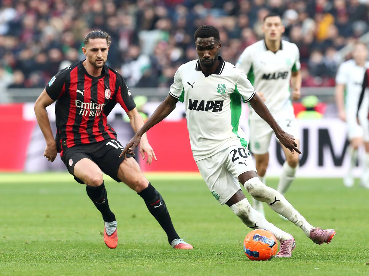 Milan es líder tras derrota del Nápoles y a la espera del Inter