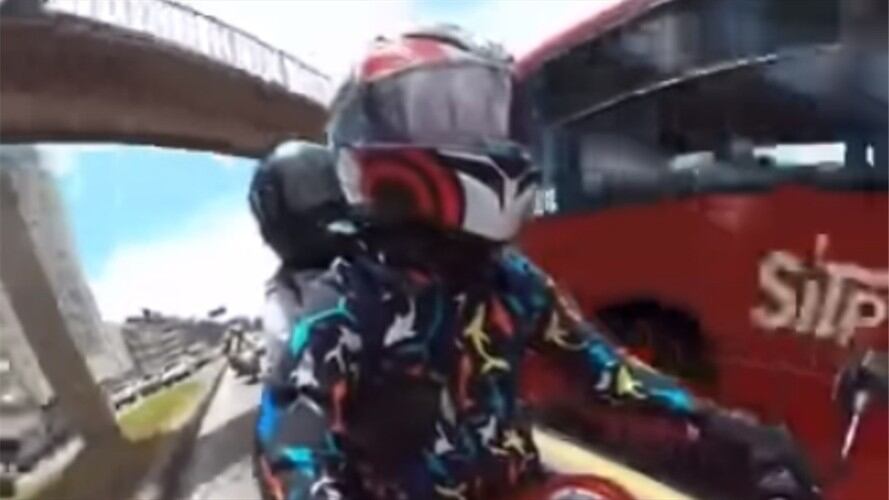 Impactante accidente de motociclistas en la NQS de Bogotá. Foto: Facebook: SOLO EMERGENCIAS MOTEROS