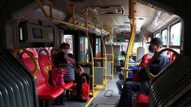 El concejal Juan Baena denunció que las cámaras de los buses de Transmilenio todavía no cuentan con sincronización al comando de la Policía. Foto: Colprensa