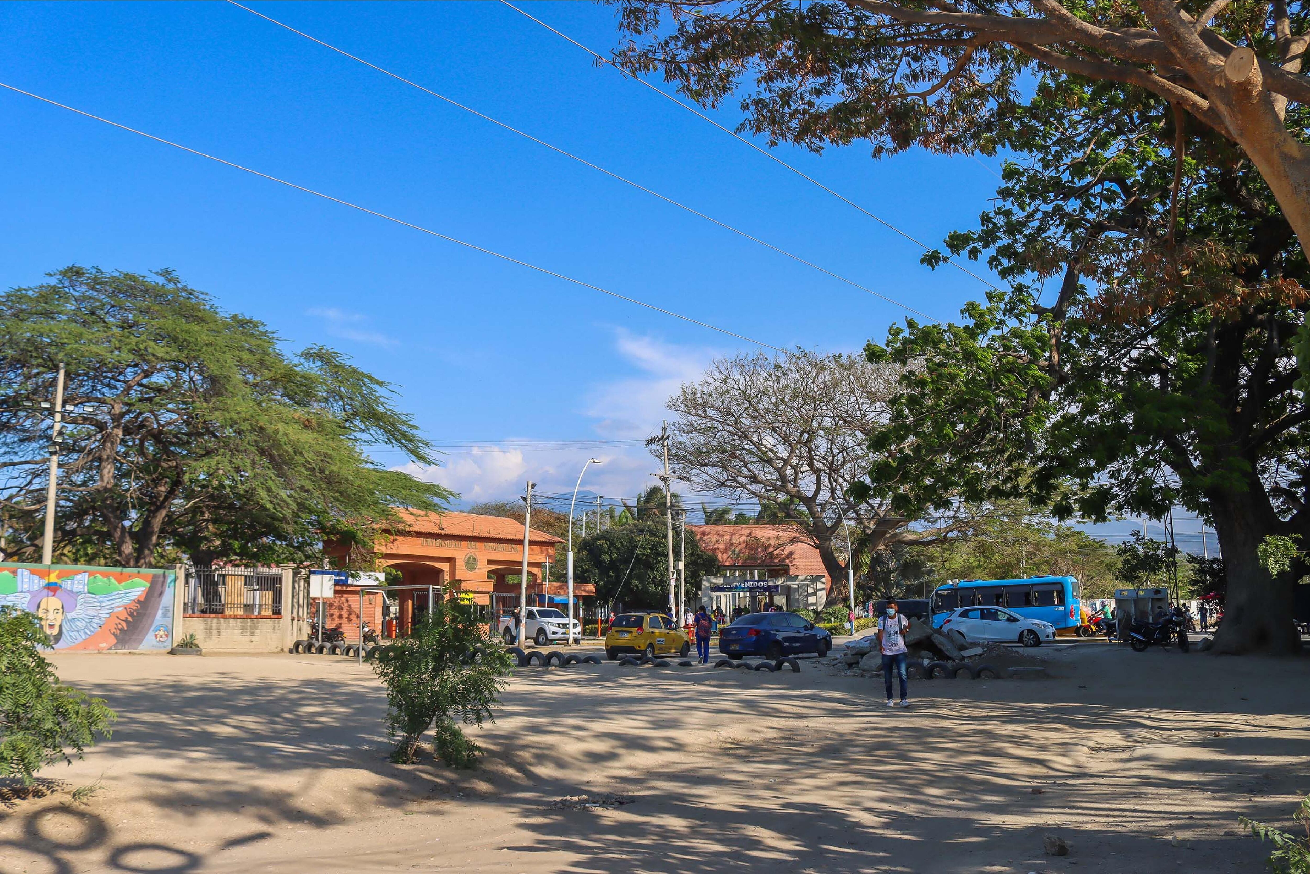 Entrada de la Universidad del Magdalena/ Universidad del Magdalena