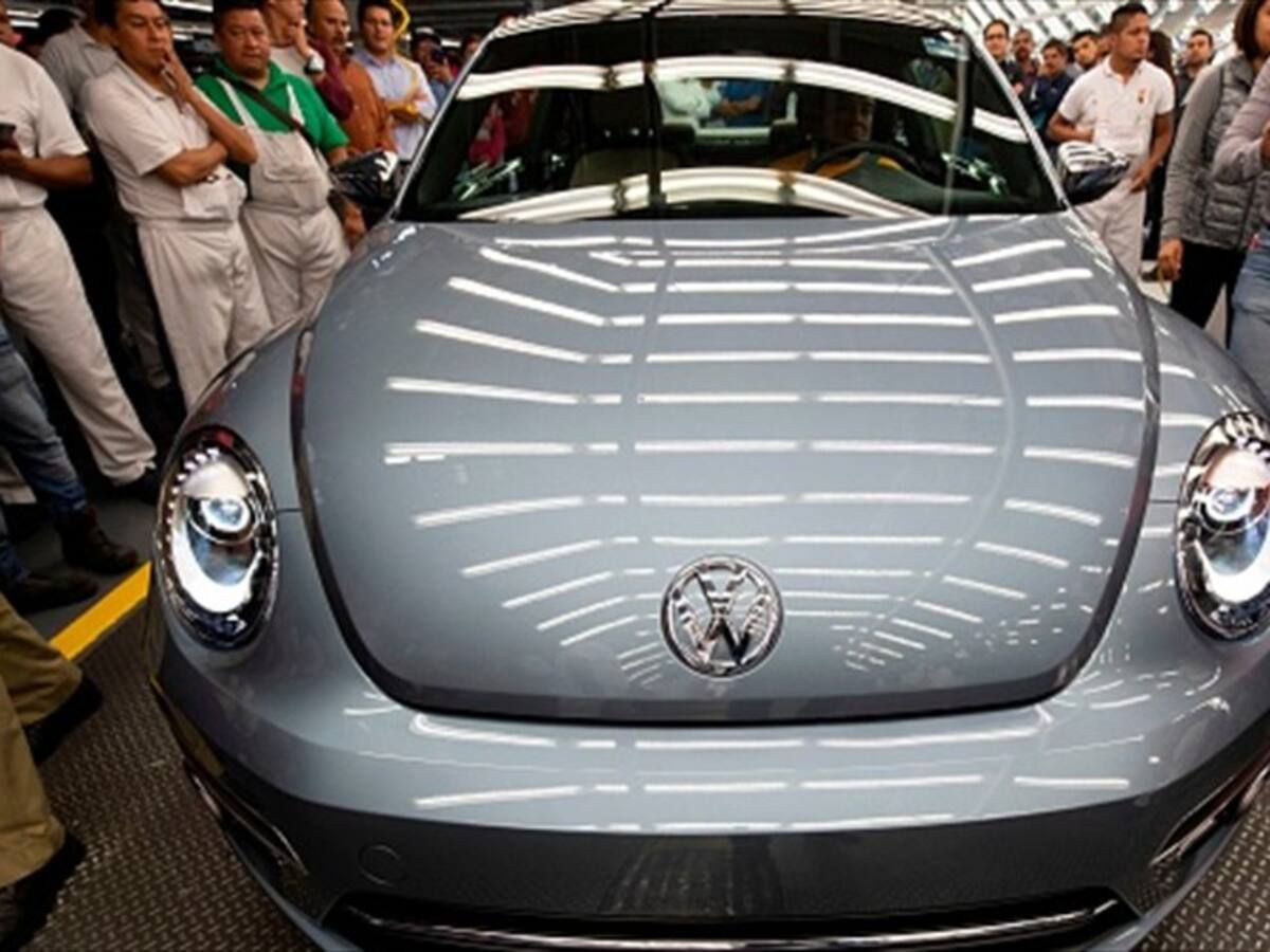Se acaba la producción del famoso carro “escarabajo” de Volkswagen