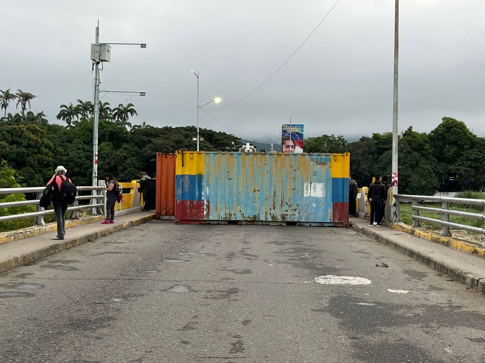 Venezuela vuelve a cerrar los puentes internacionales con la instalación de contenedores