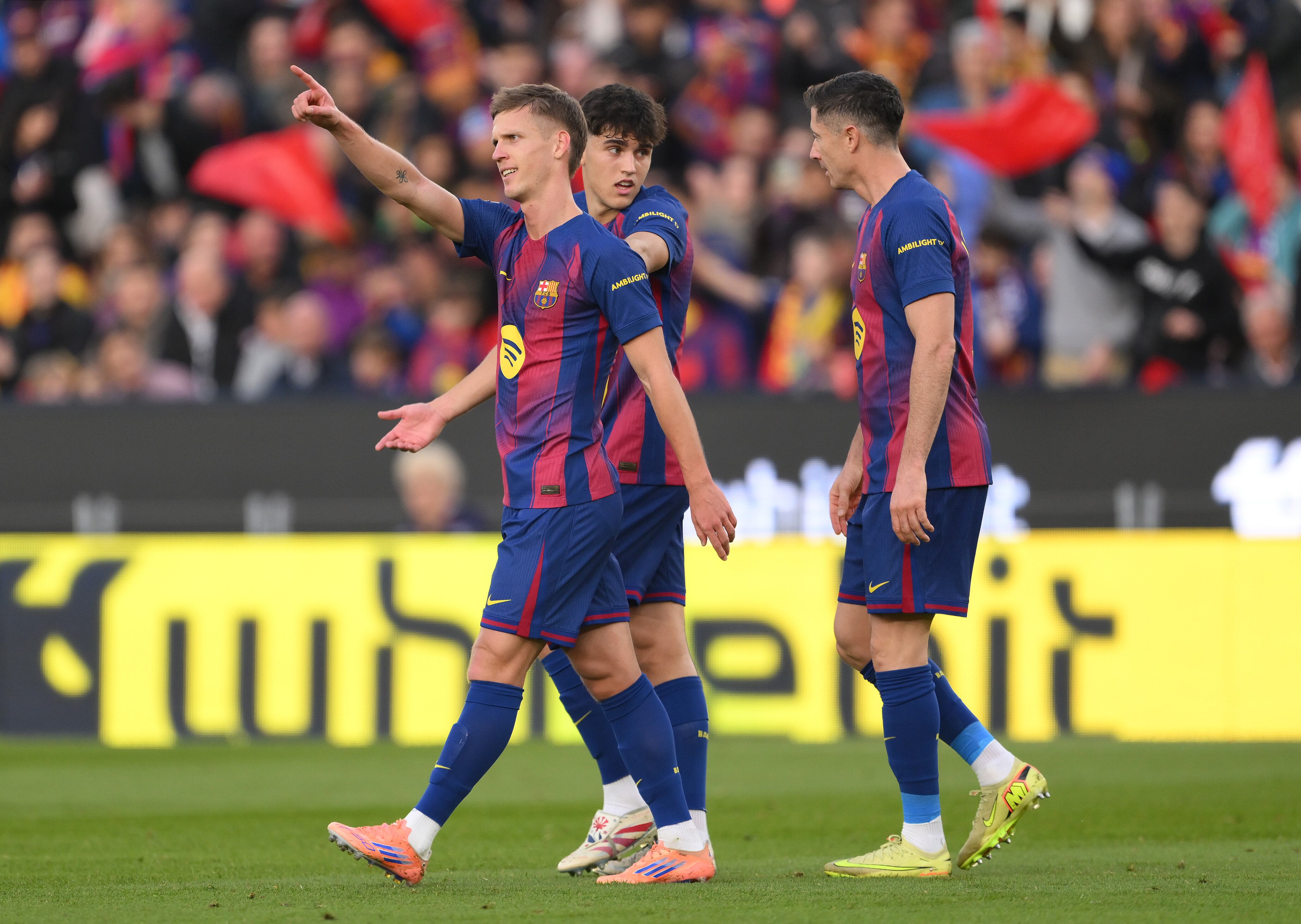 Dani Olmo del FC Barcelona celebra el segundo gol de su equipo. FOTO: David Ramos/Getty Images
