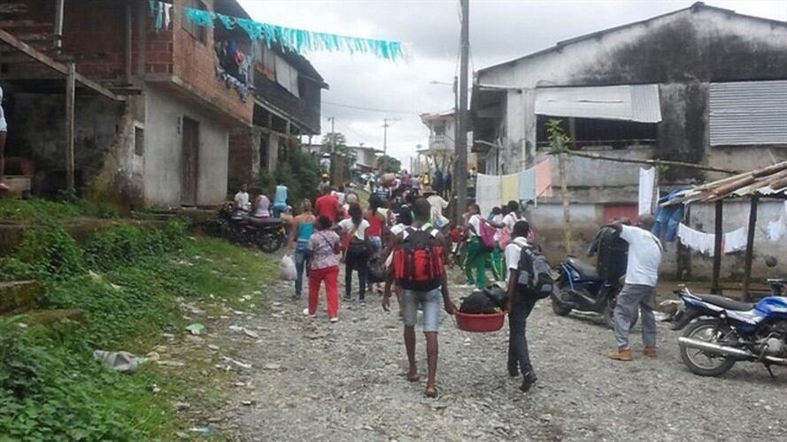 Desplazamiento masivo en Chocó. Foto: Colprensa