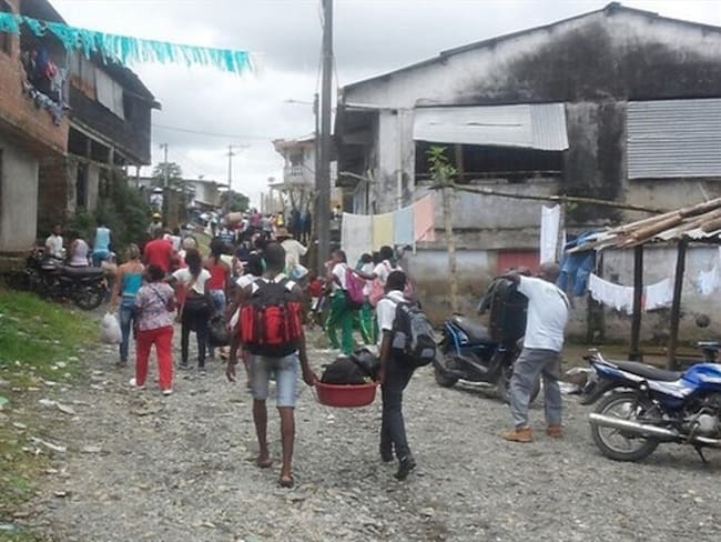 Desplazamiento masivo en Chocó. Foto: Colprensa