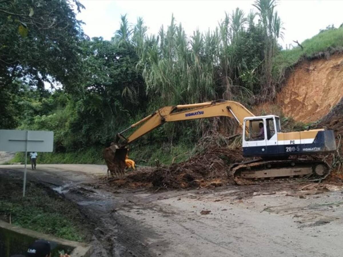 Invías atiende emergencia que se presenta en el km 94 de la vía Popayán - Mojarras