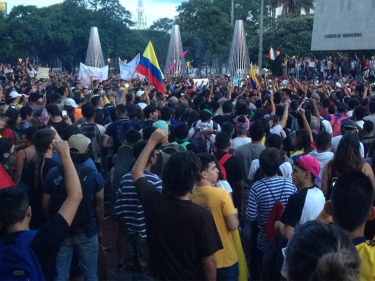 Cacerolazo en Cali contra políticas de Iván Duque y rechazo a actos vandálicos