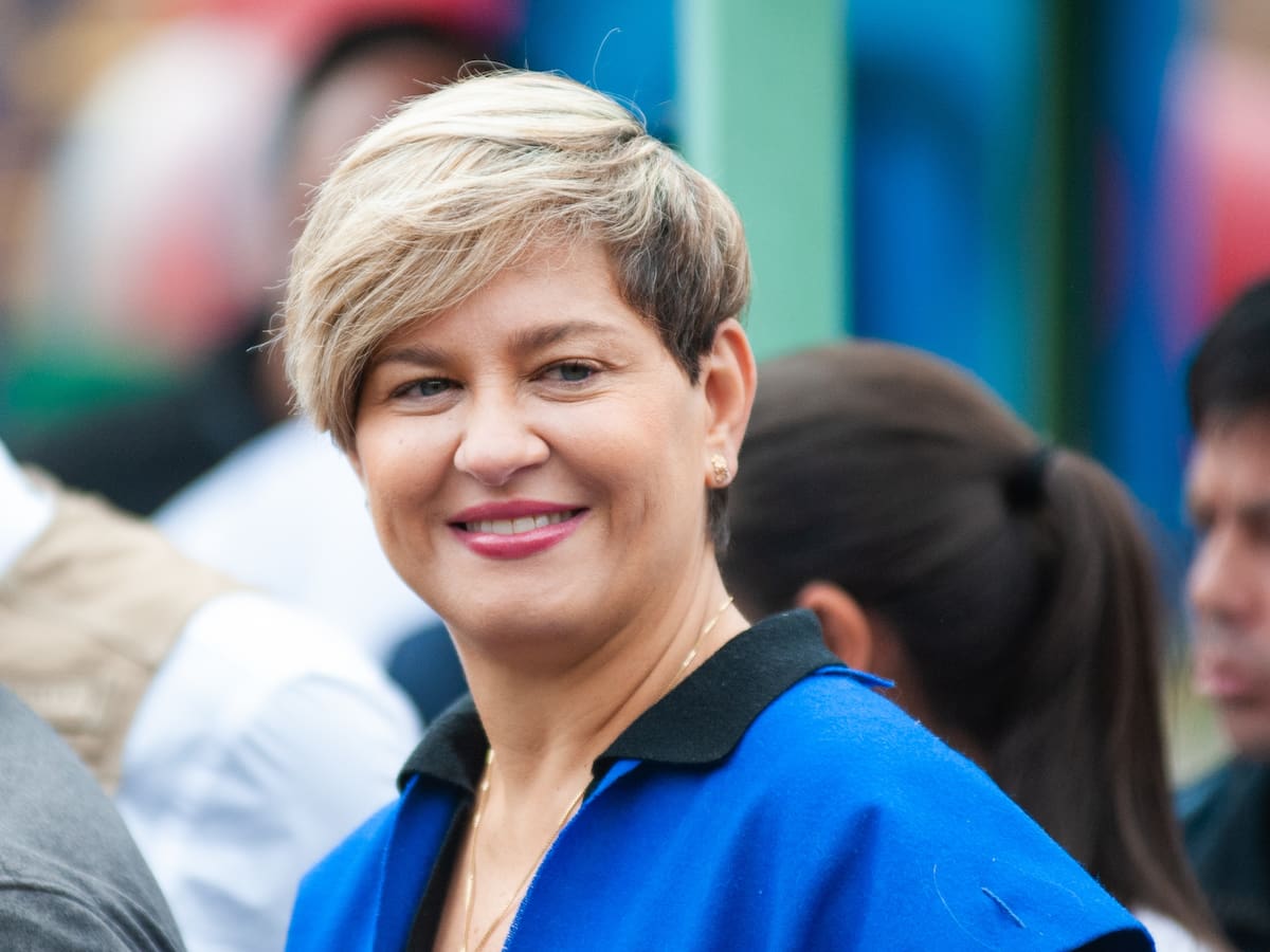 Al Oído | Cargos y más cargos para amigos de la primera dama, Verónica Alcocer