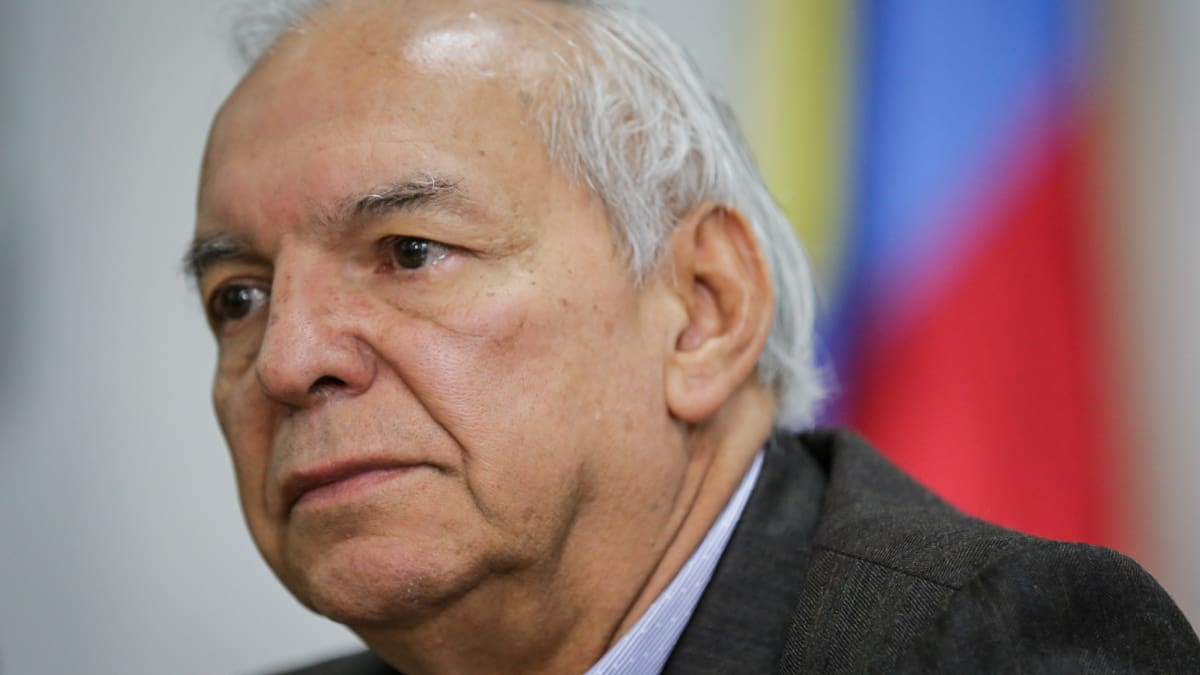 Ministro de Hacienda aseguró que trabaja en plan de contingencia para evitar recesión