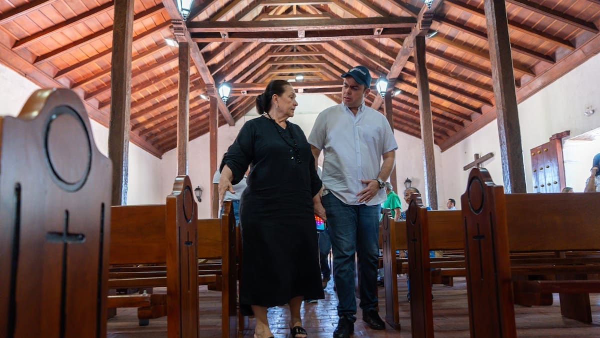 Cielo Gnecco reapareció en una iglesia tras revocarse su orden de captura por homicidio