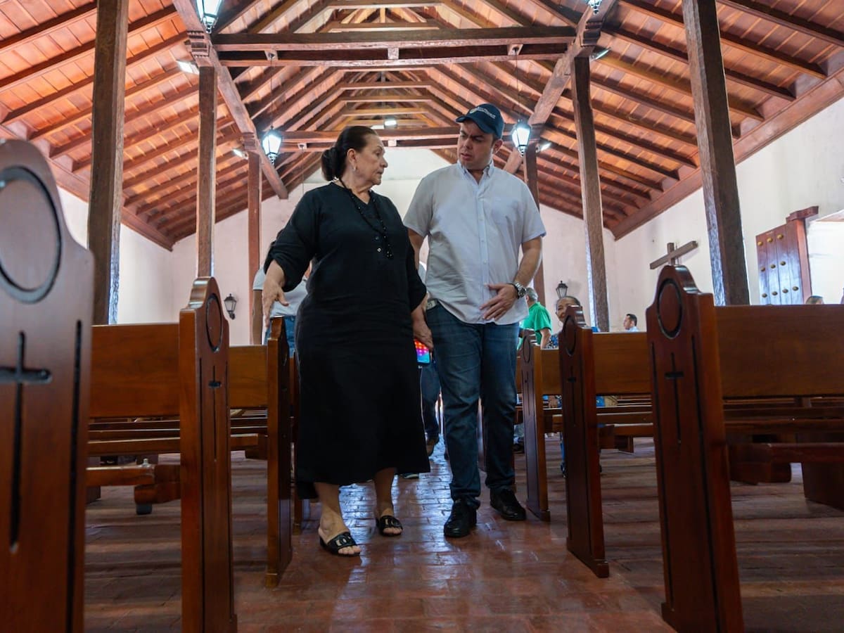 Cielo Gnecco reapareció en una iglesia tras revocarse su orden de captura por homicidio