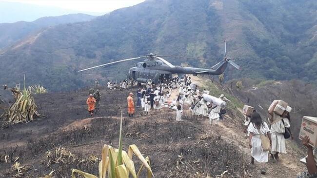 Controlan incendios forestales en la Sierra Nevada de Santa Marta. Foto: Colprensa