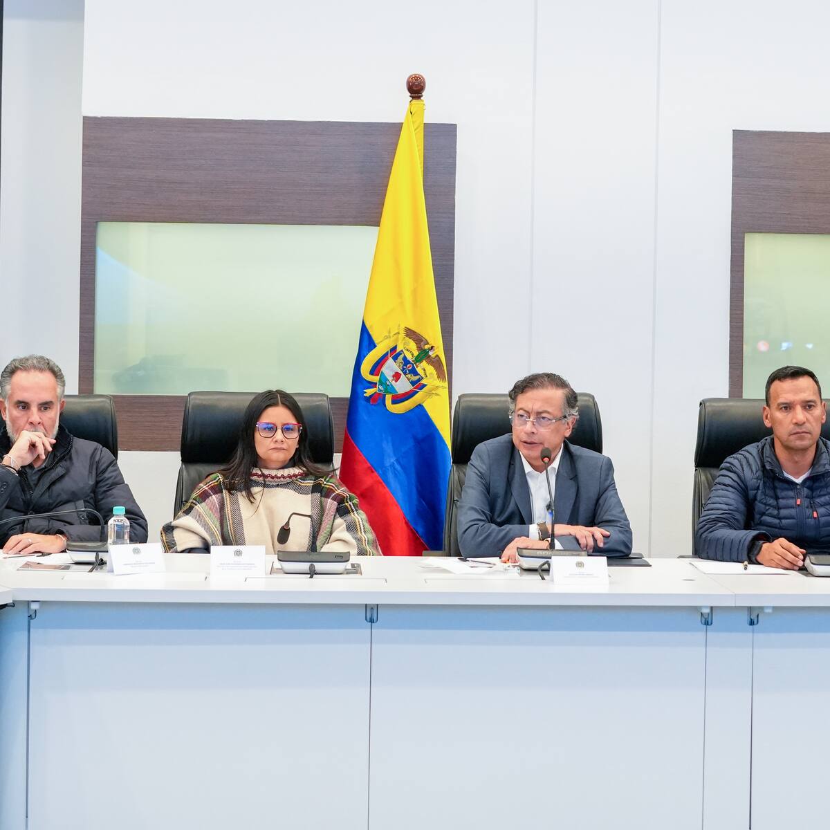 Presidente Petro reveló que hijo de Miguel Uribe Turbay habría sido víctima de seguimientos