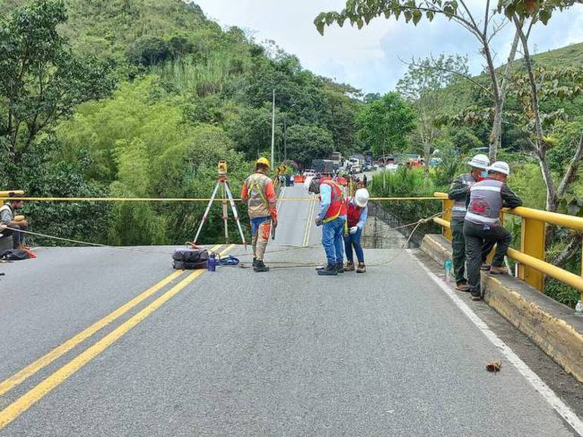 Piden al Gobierno Nacional investigar obras inconclusas e ingresos de Autopistas del Café