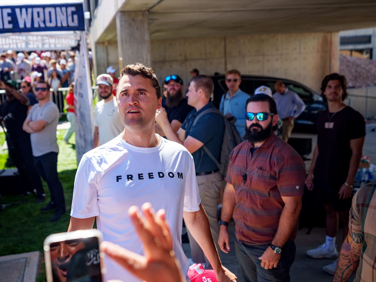 La búsqueda del asesino de Kirk prosigue con un llamamiento a la colaboración ciudadana