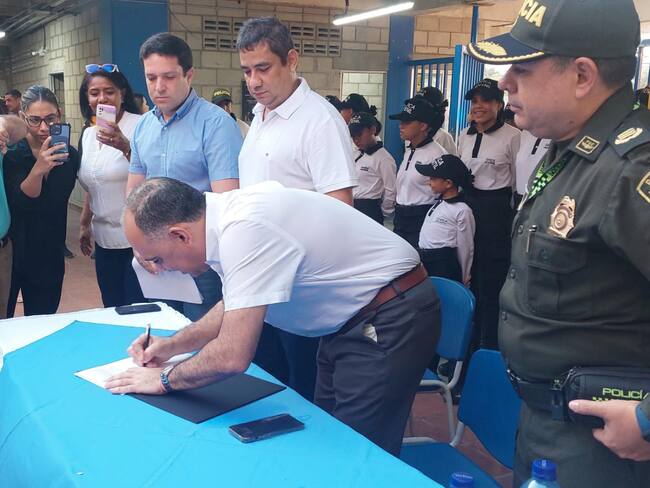 Firma del decreto/ Gissell Campo