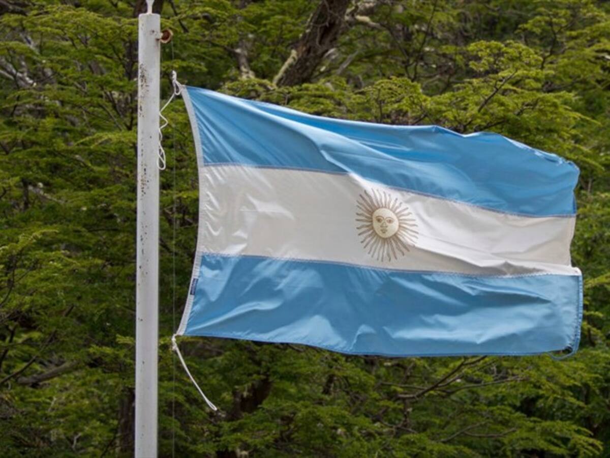 Colombianos en Argentina podrán presentar antecedentes de la Policía para tramitar DNI