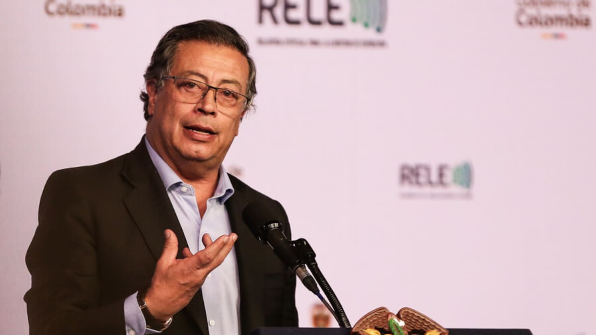 Petro firmó directiva para facilitar el almacenamiento de datos en el Gobierno Nacional