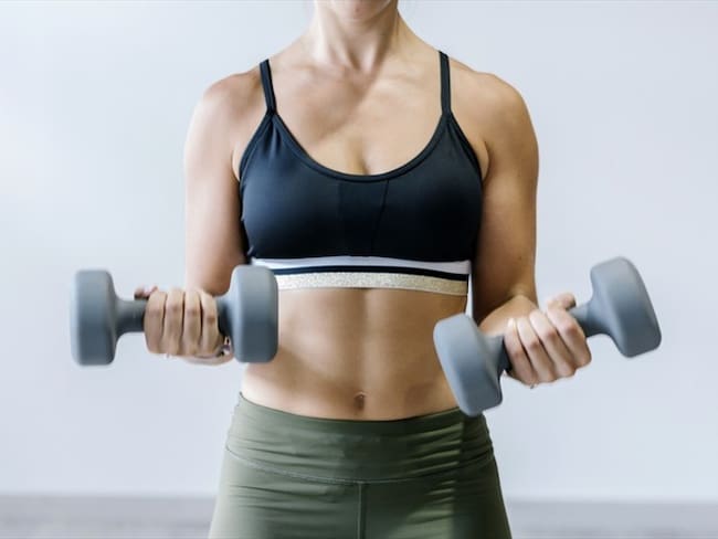 Comúnmente, muchas personas consideran que hacer ejercicio estando en ayunas puede resultar más efectivo a la hora de perder peso. Foto: Getty Images / CAVAN IMAGES