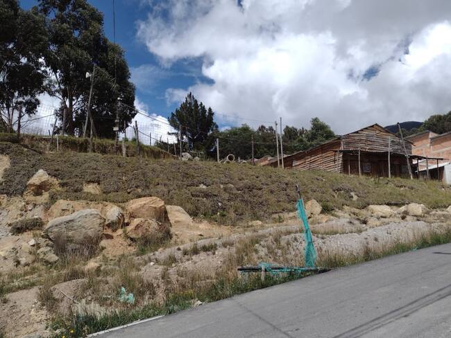 En el sur de Bogotá, Agora Construcciones desde el año 2014 empezó a vender un proyecto de vivienda el cual inició pero con el tiempo dejó abandonado. Foto: Sigue La W.
