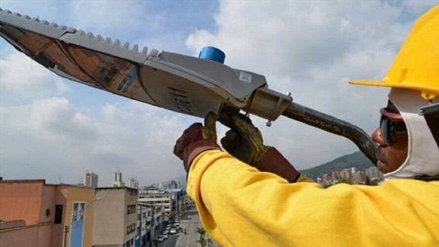 Los dos oferentes que buscan quedarse con la operación de alumbrado público de Santa Marta. Foto: Colprensa