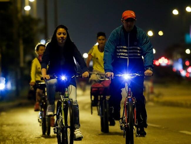 Ciclovía nocturna en Bogotá. Foto: Colprensa