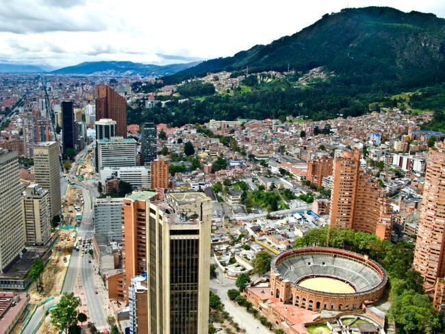 Vista aérea de la capital de Colombia, Bogotá (Foto vía GettyImages)