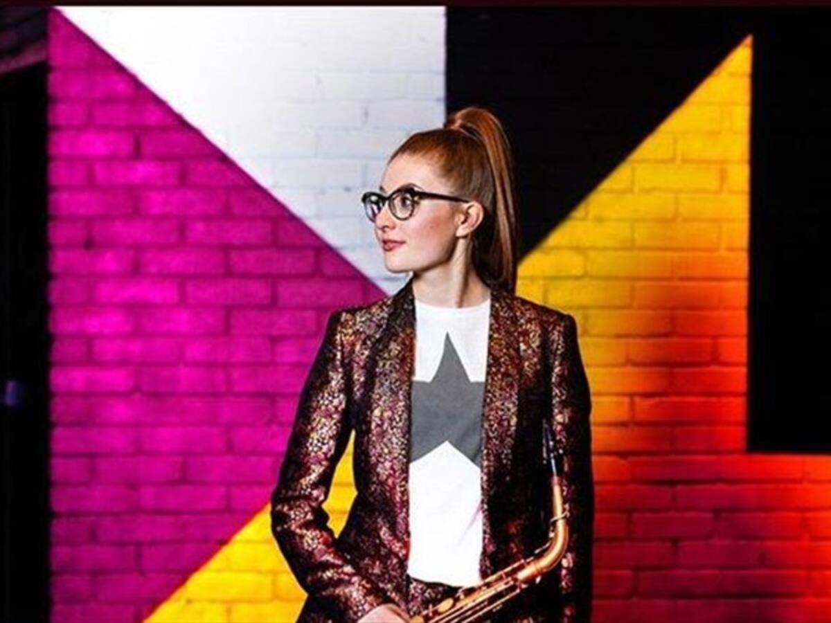 Jess Gillam, la saxofonista que rompe el canon de la música clásica