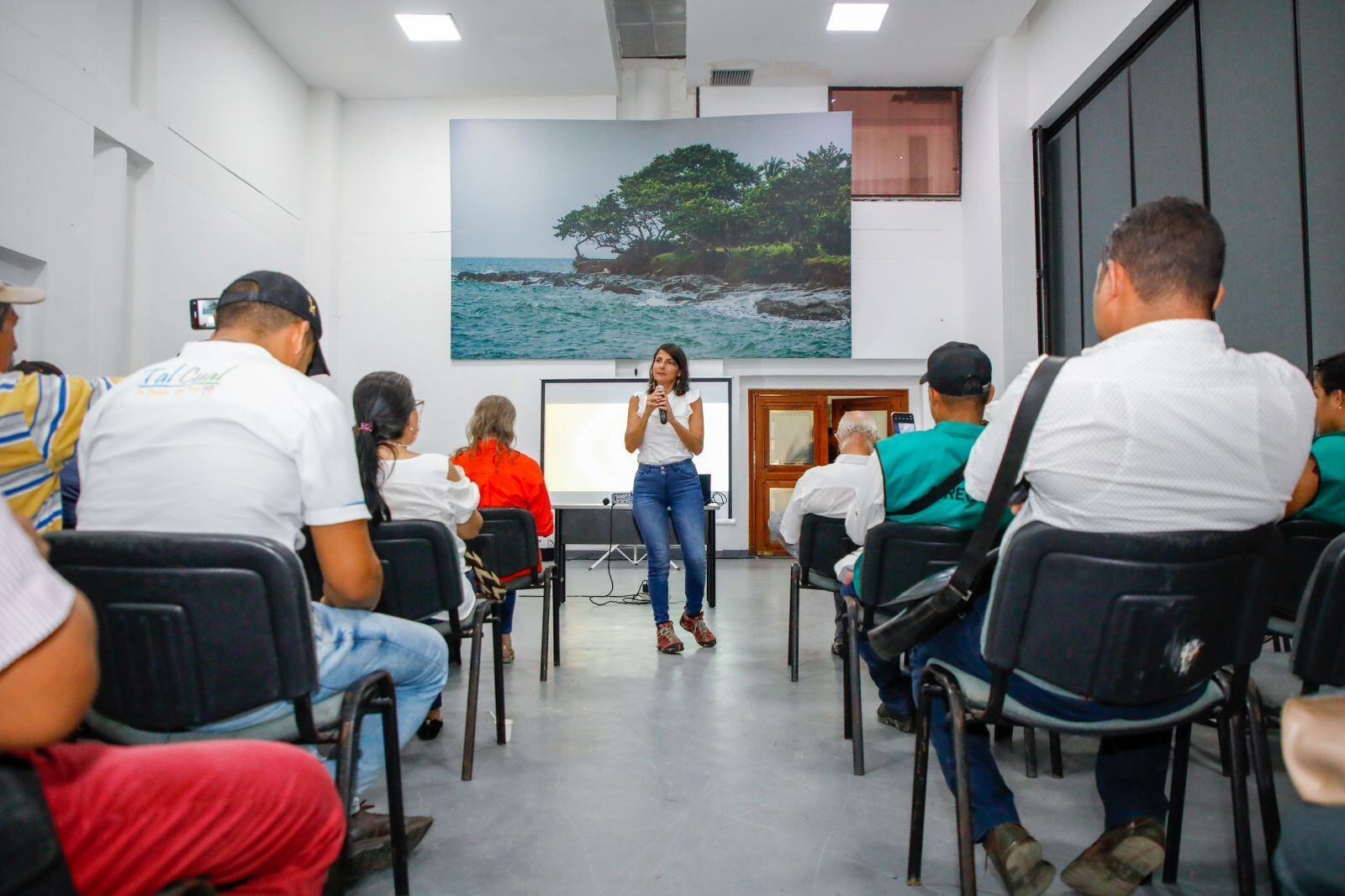 Ministra de Minas en Montería. Foto: tomada de Twitter @MinEnergiaCo.