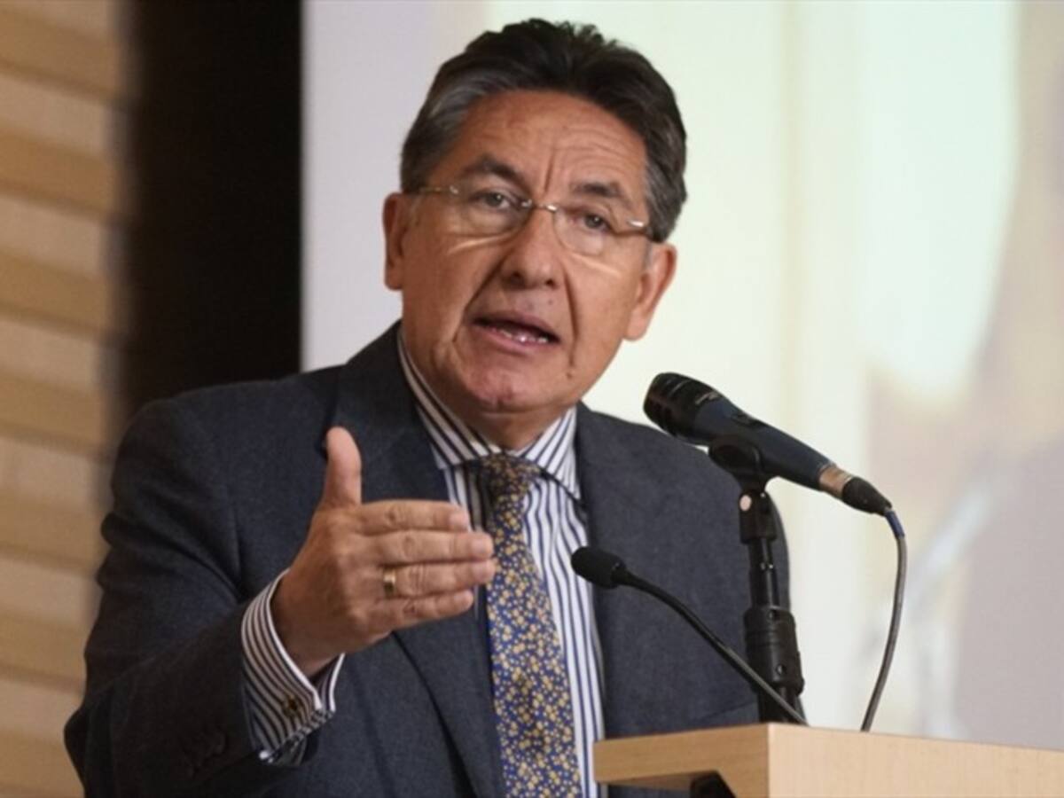 No nos gradúen a cada rato de “castrochavistas” por escrudiñar algo: María Jimena Duzán