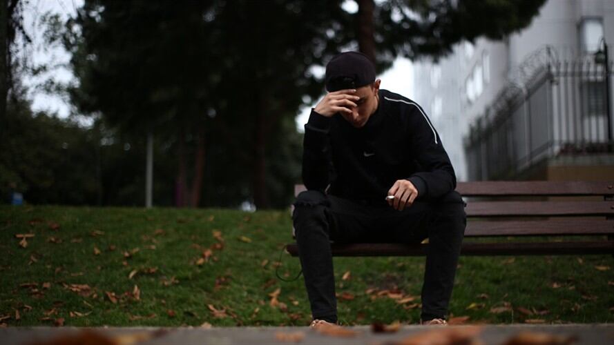 Los jóvenes son quienes más están solos, según la encuesta del Dane. Foto: Colprensa.